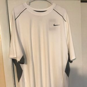 Men’s 2XL Nike Dri-Fit shirt